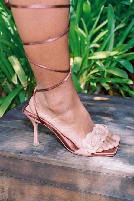 Jeffrey Campbell rozi NDHB1638 sandaal met hak donker natuurlijk bruin satijn vrouwen