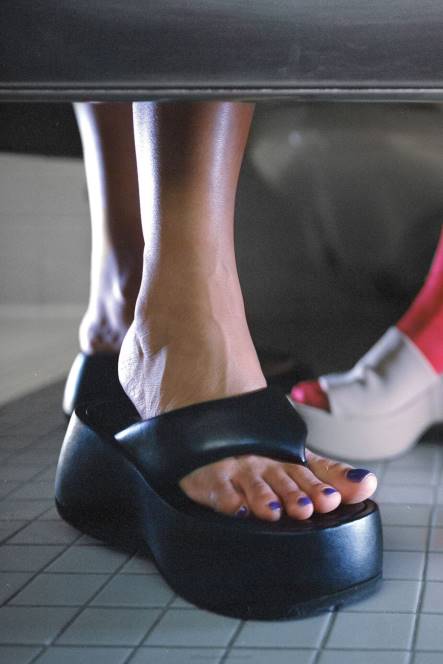 Jeffrey Campbell huilebalk NDHB249 platform sandaal zwart vrouwen